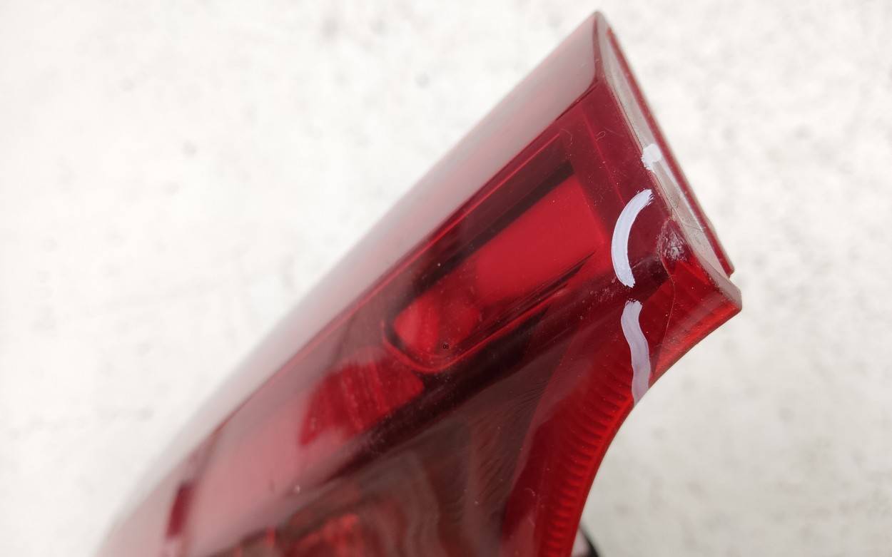 Фонарь задний внутренний левый