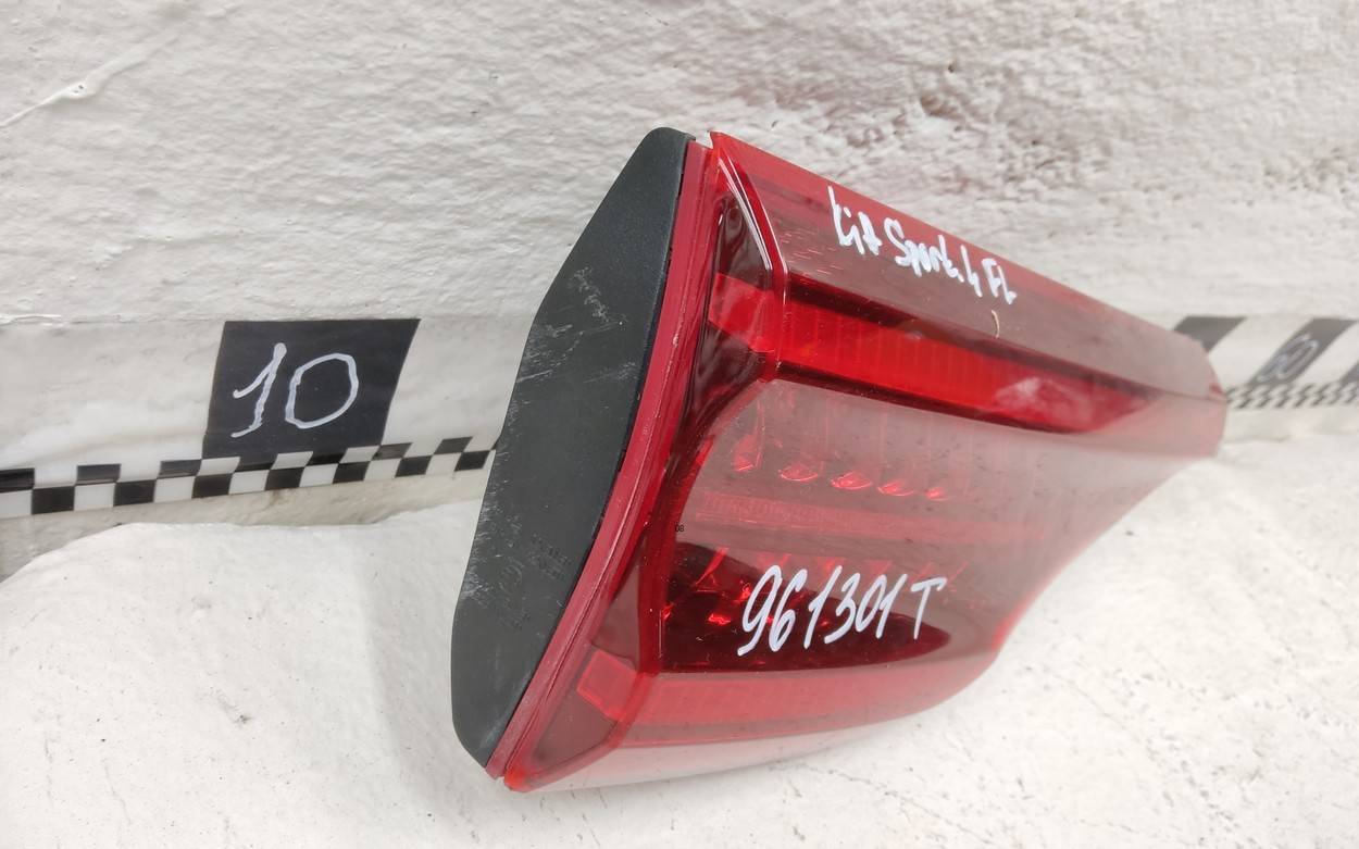 Фонарь задний внутренний левый