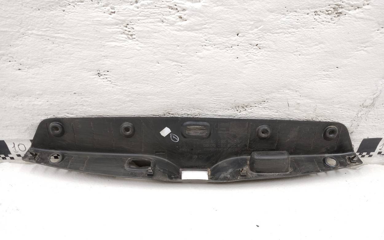 Накладка крышки багажника