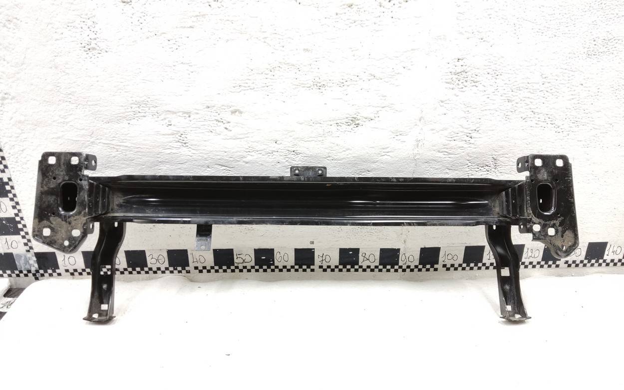 Усилитель переднего бампера