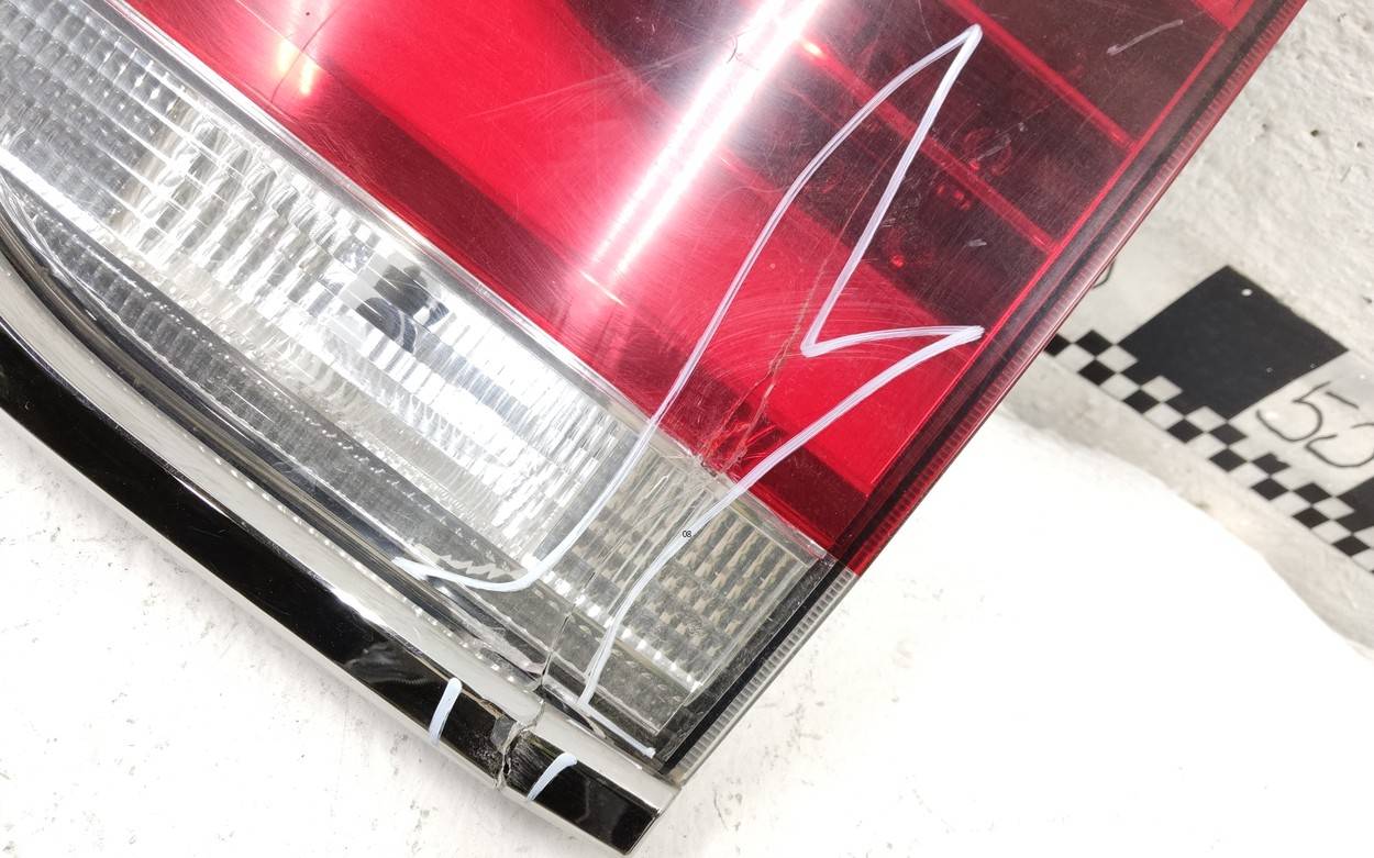 Фонарь задний внутренний правый