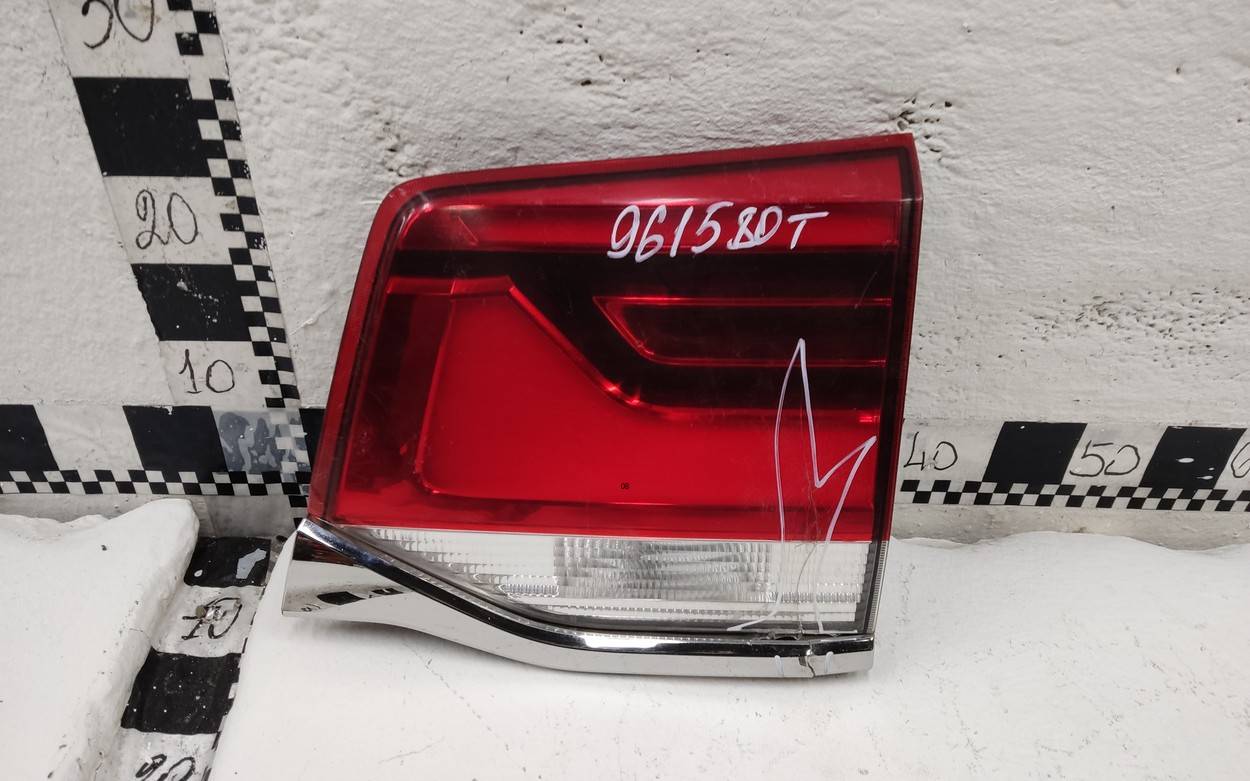 Фонарь задний внутренний правый