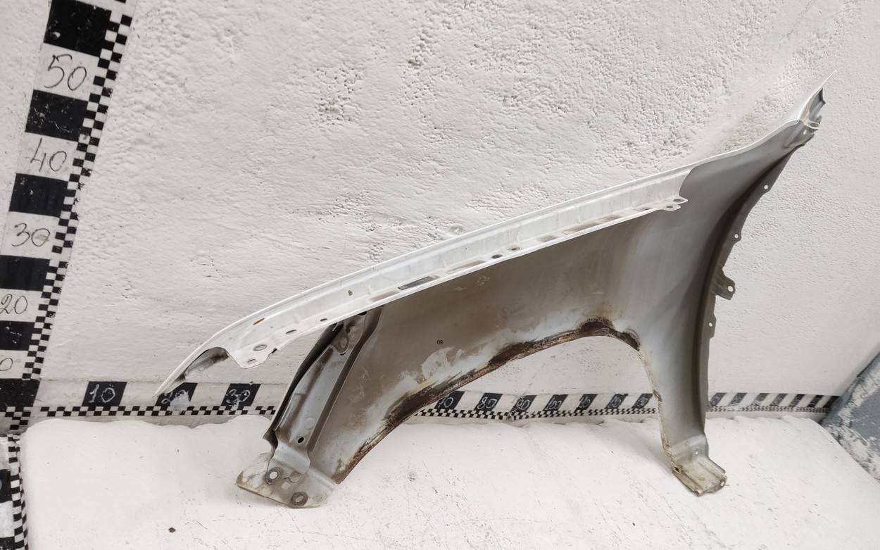 Крыло переднее правое