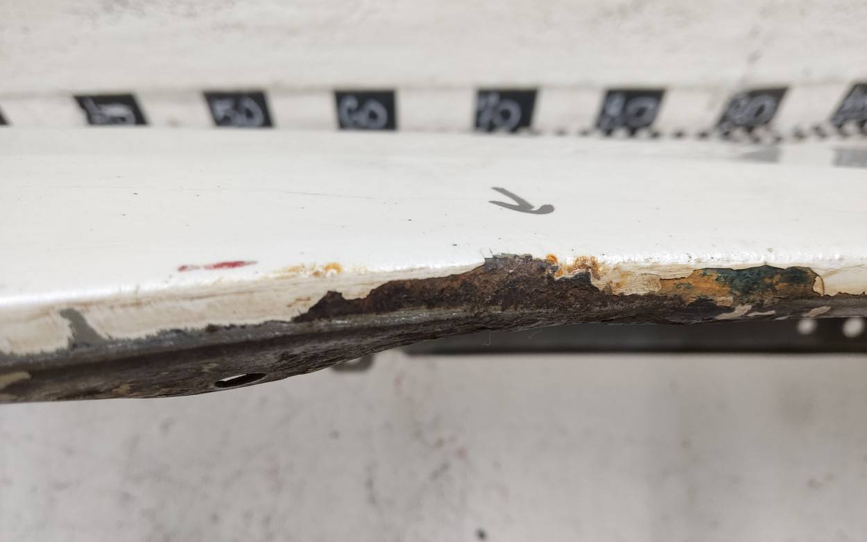 Крыло переднее правое