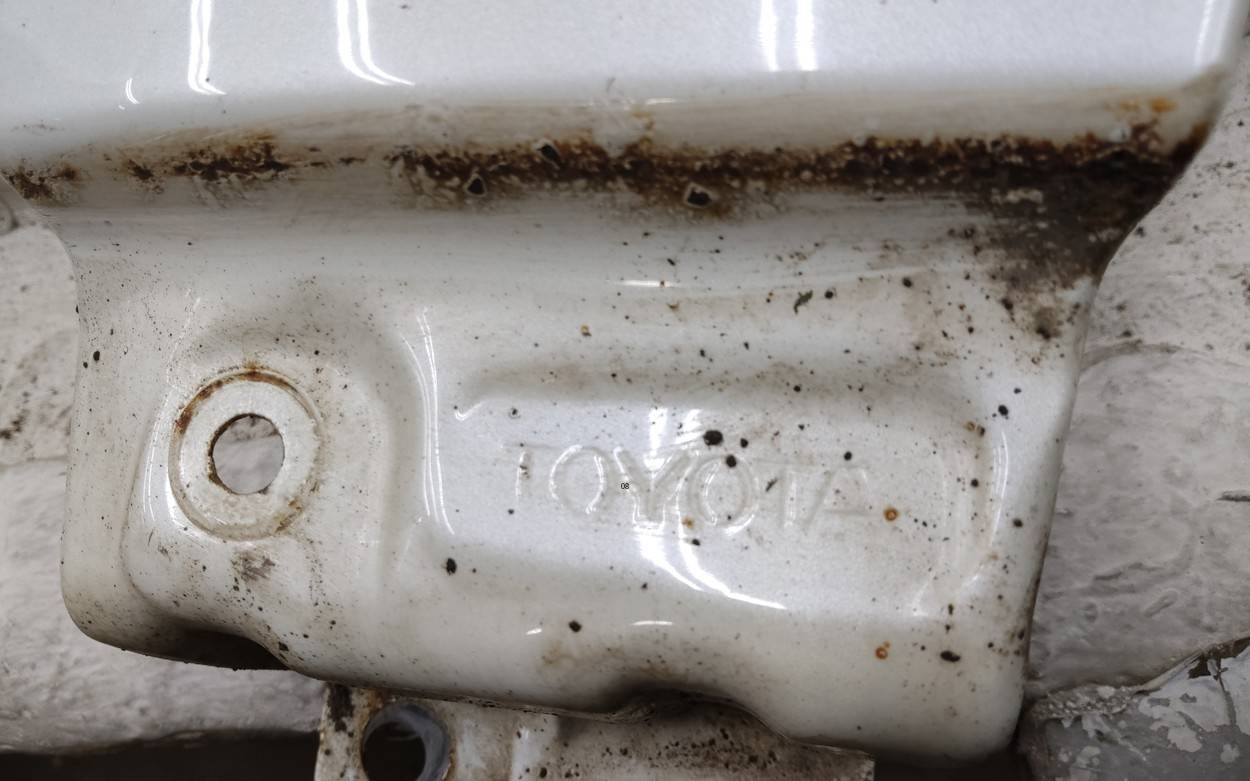 Крыло переднее правое