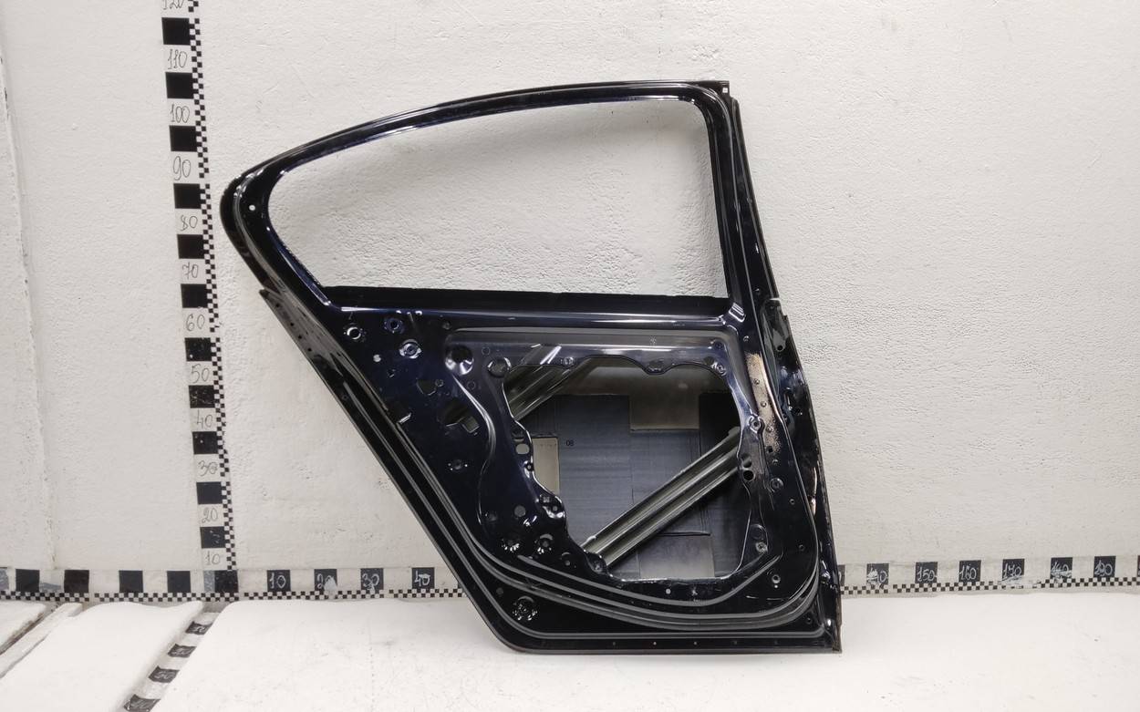 Дверь задняя левая