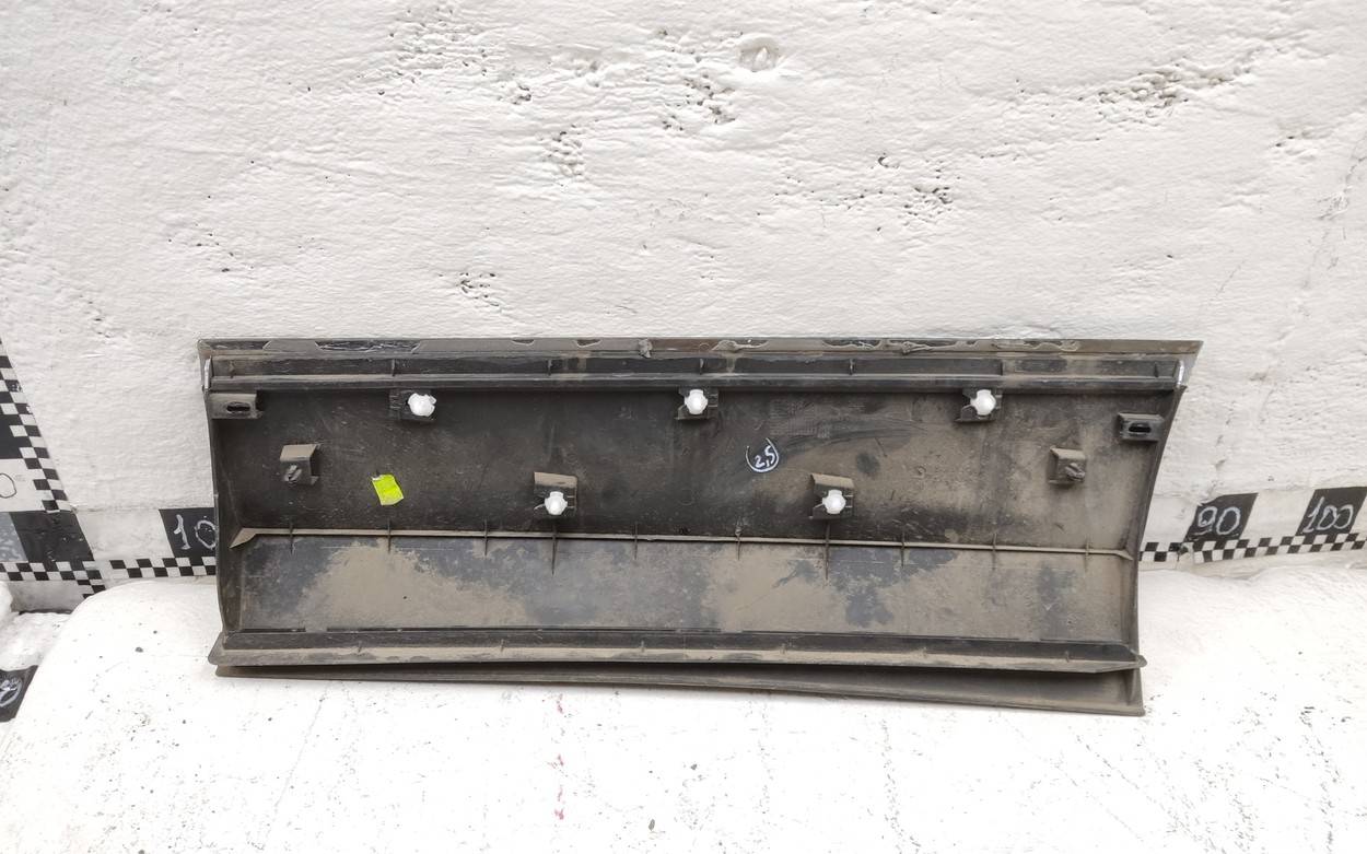 Накладка двери задней правой