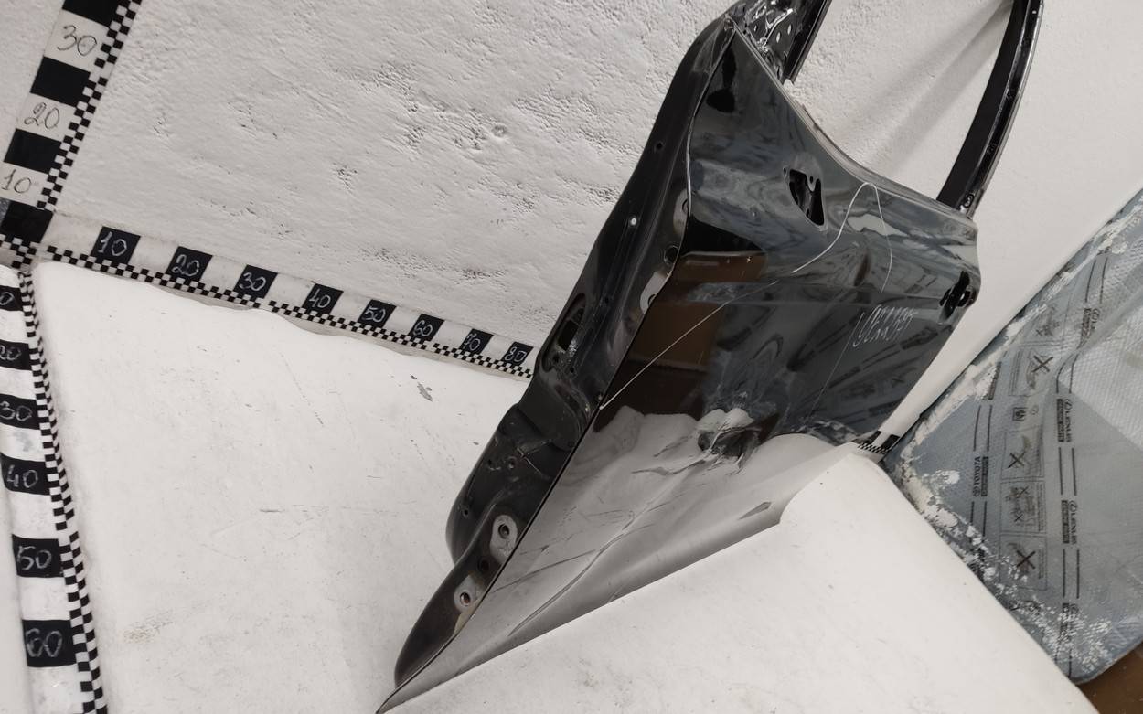 Дверь передняя левая