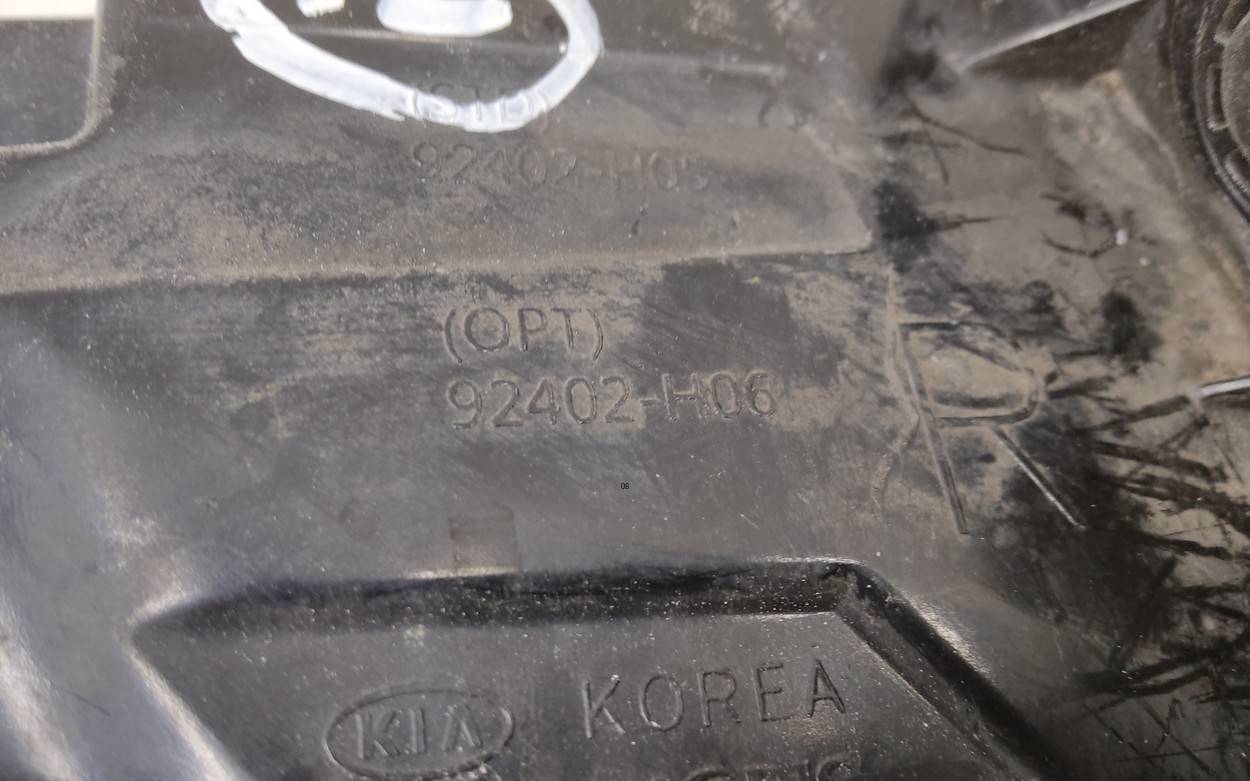 Фонарь задний наружный правый