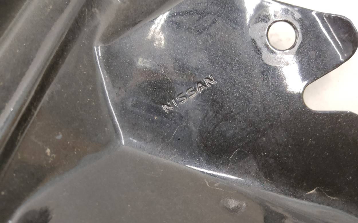 Крыло переднее правое