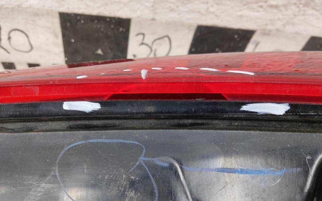 Фонарь задний внутренний левый