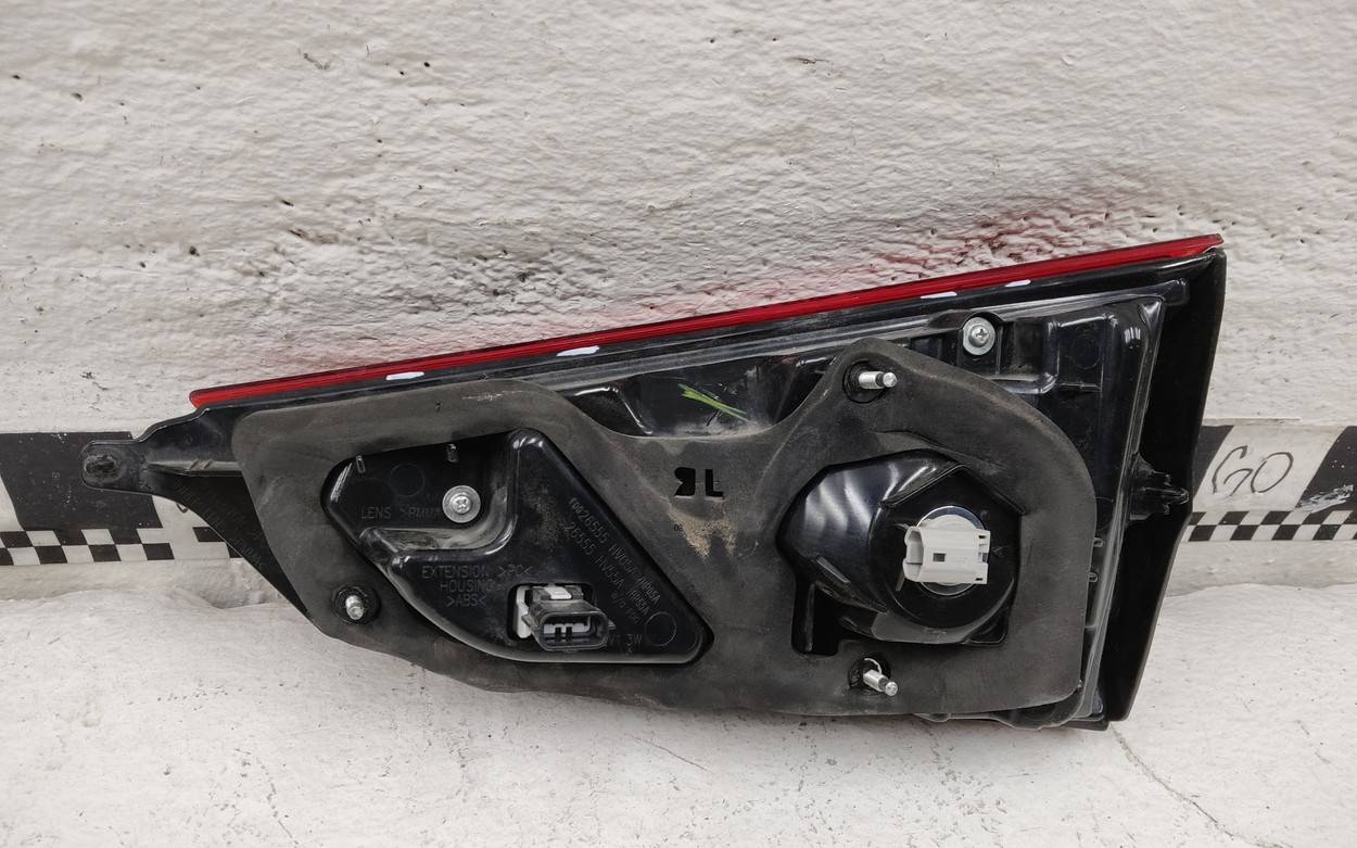 Фонарь задний внутренний левый