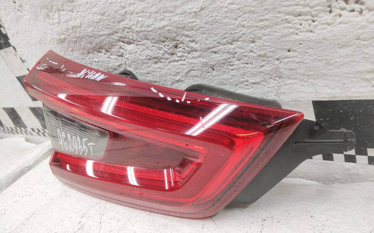 Фонарь задний внутренний левый