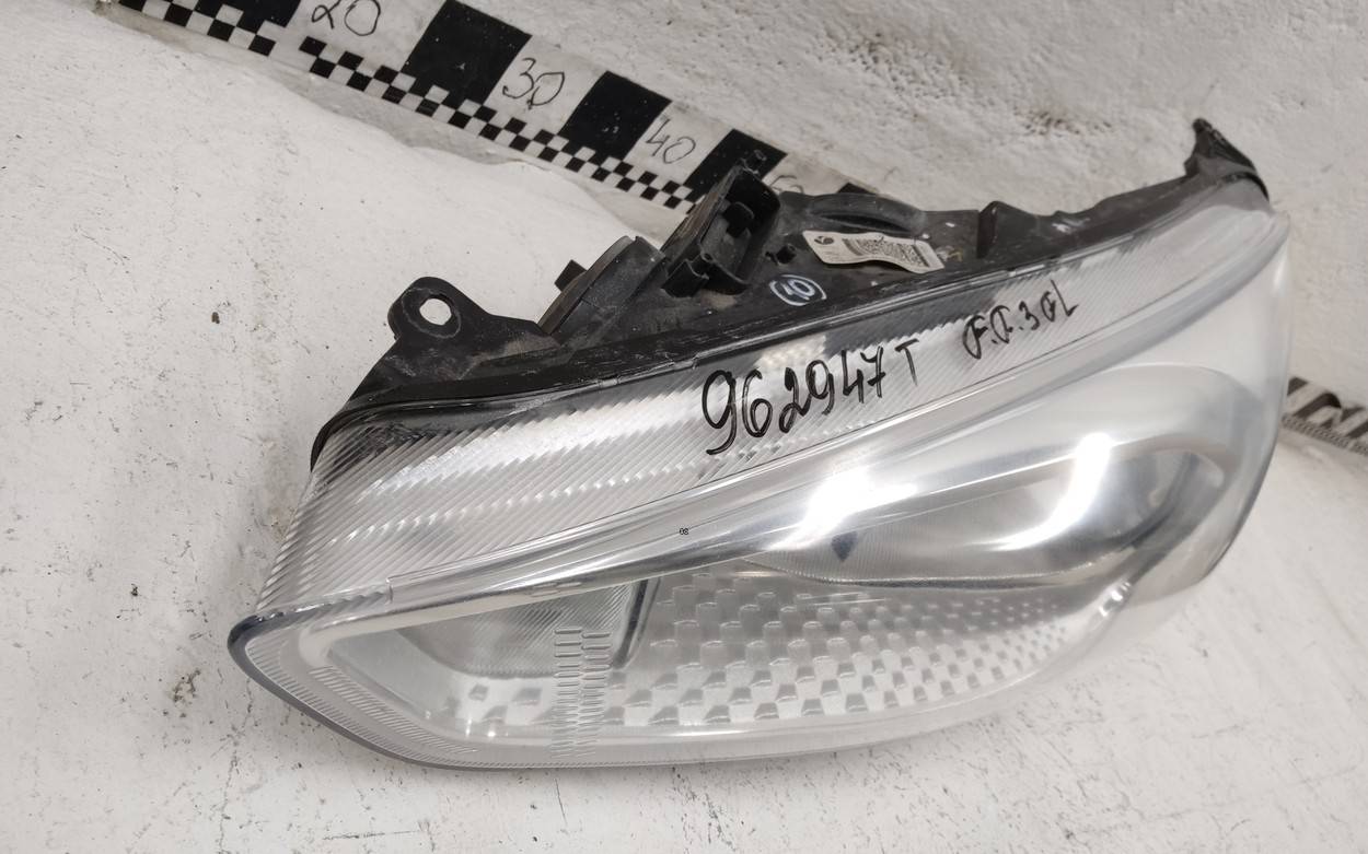Фара левая