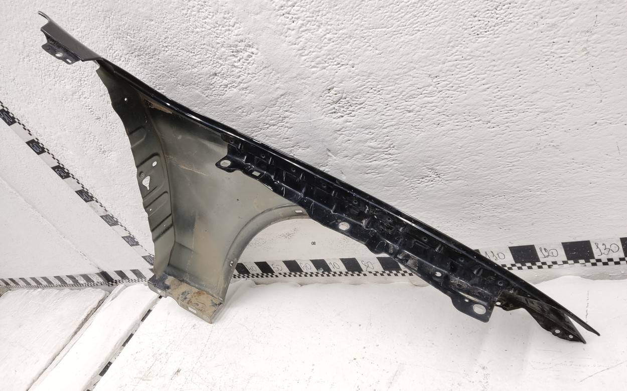 Крыло переднее левое