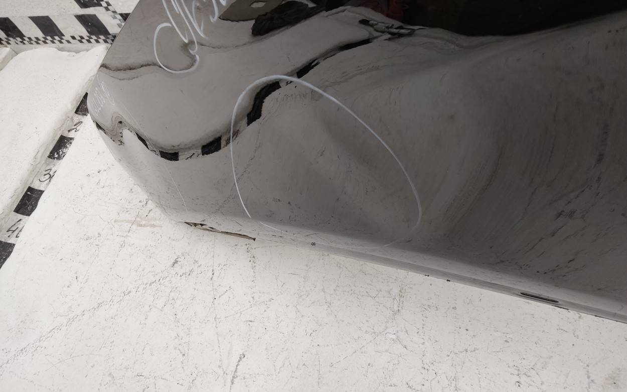 Крыло переднее левое