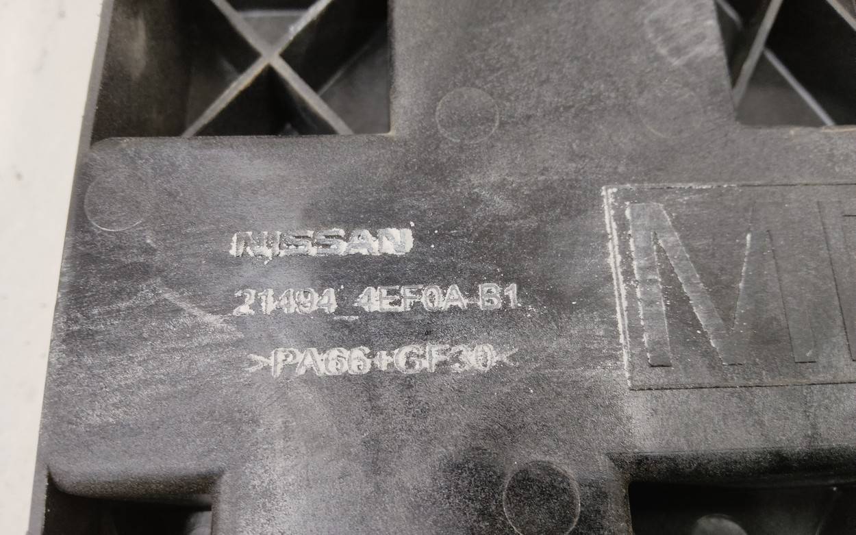 Воздуховод радиатора правый