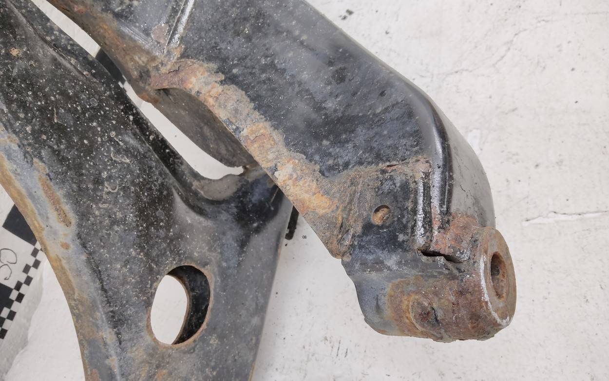 Балка подмоторная