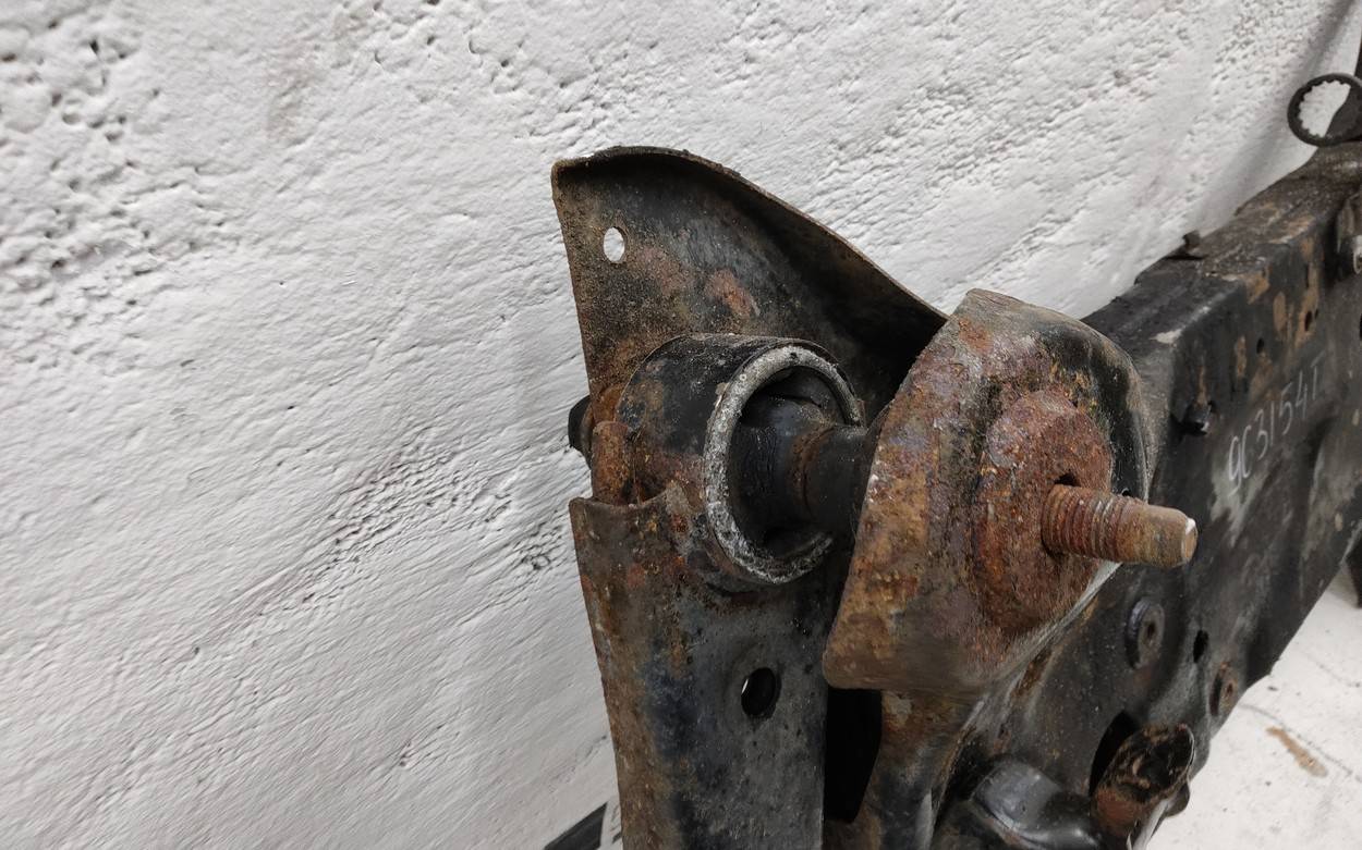 Балка подмоторная