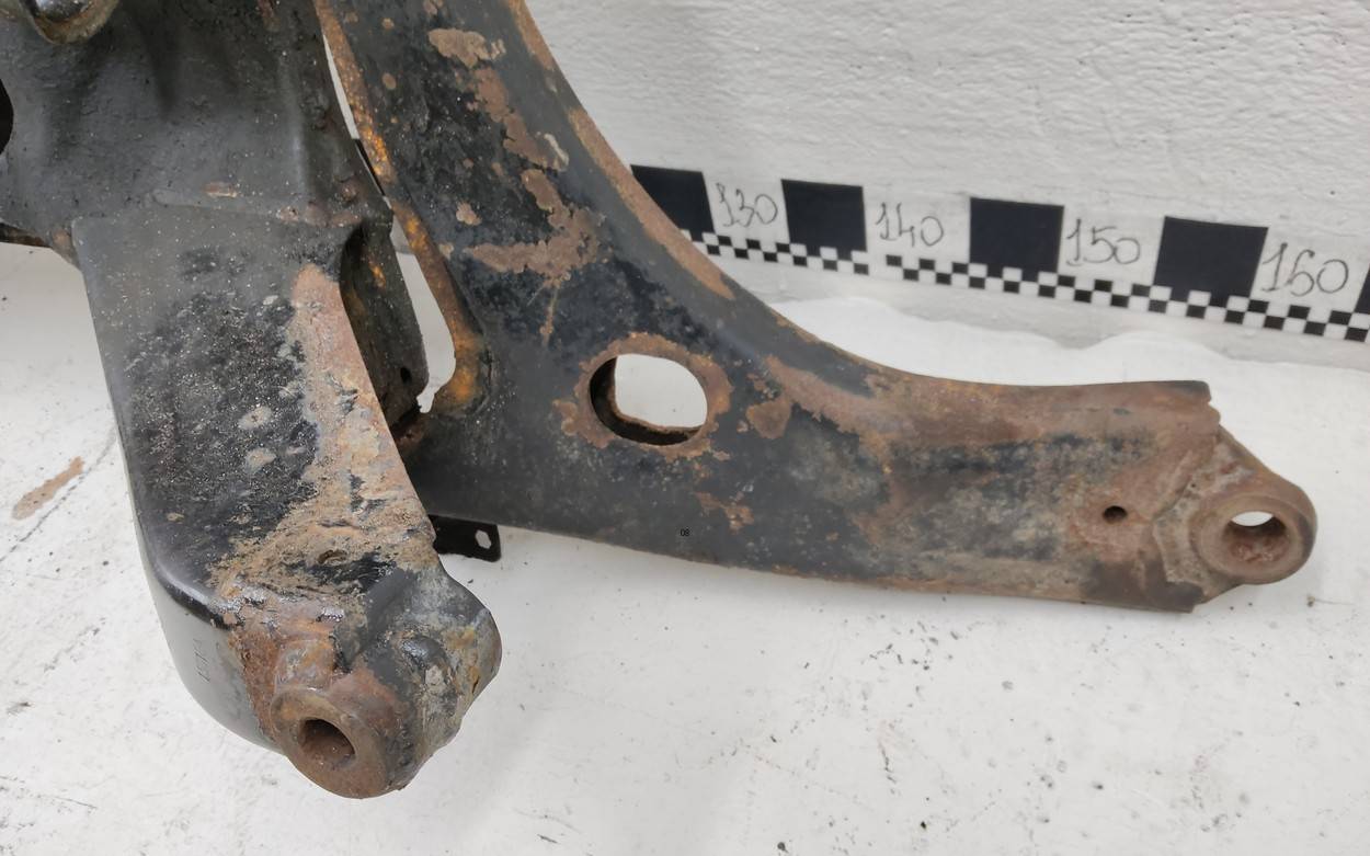 Балка подмоторная