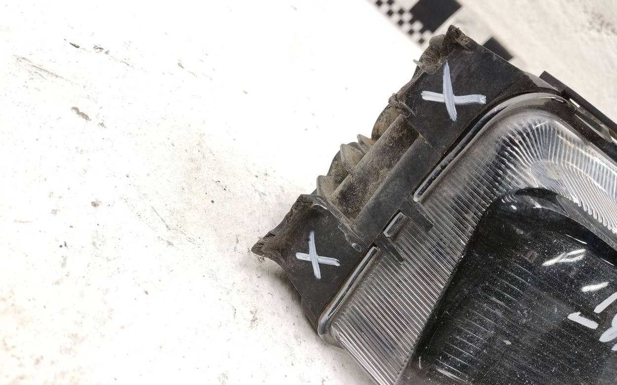 Фара противотуманная левая