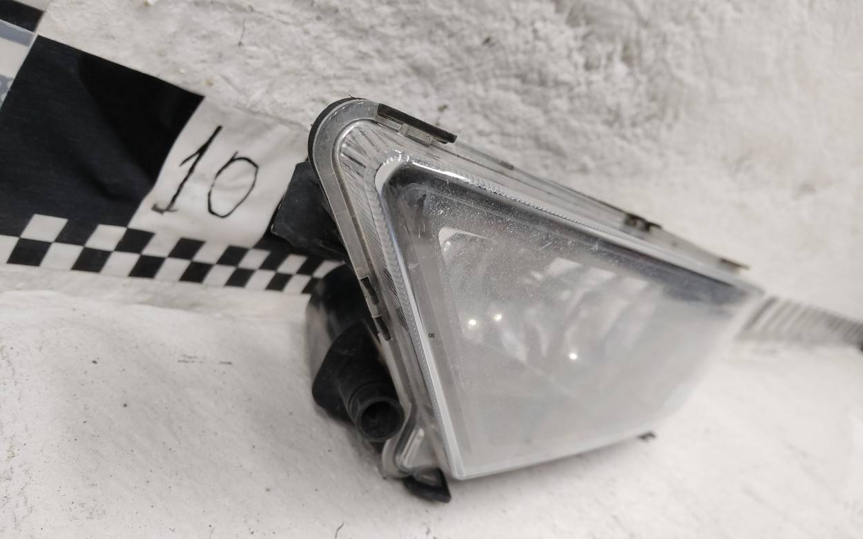 Фара противотуманная левая