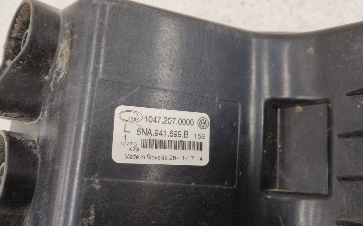 Фара противотуманная левая