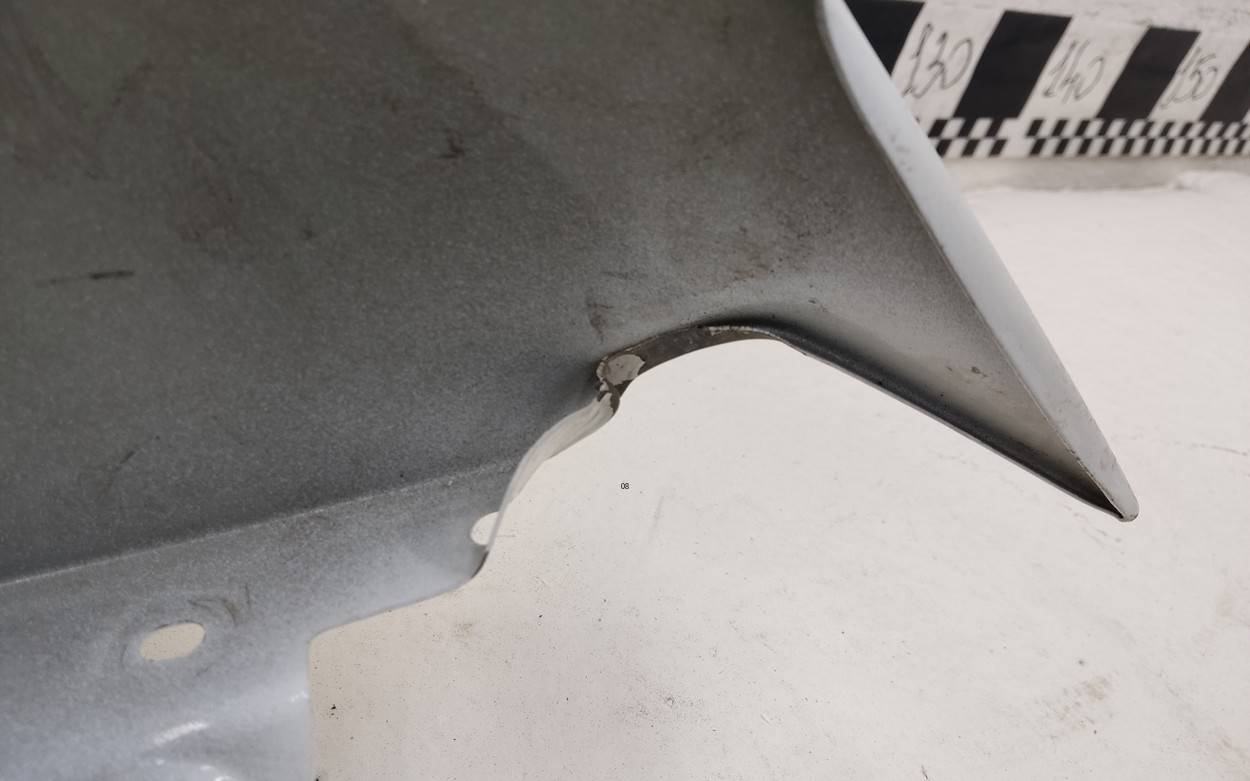 Крыло переднее левое