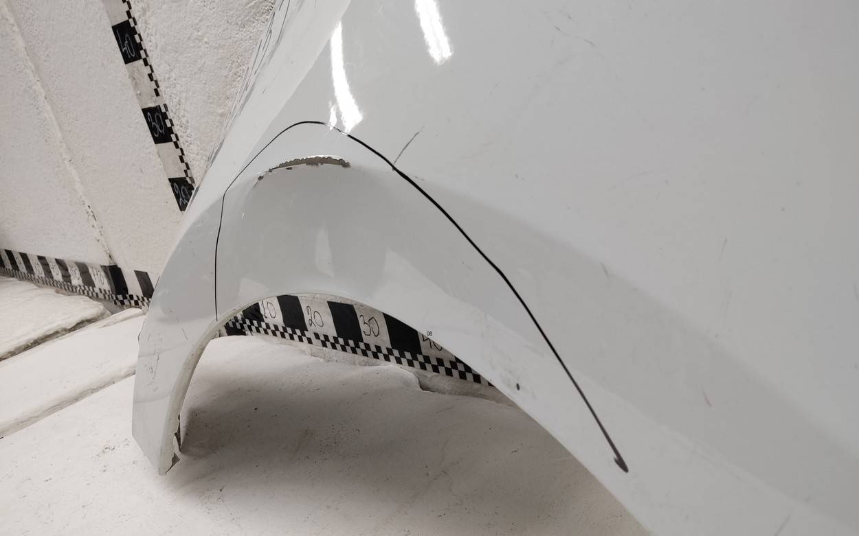 Крыло переднее левое