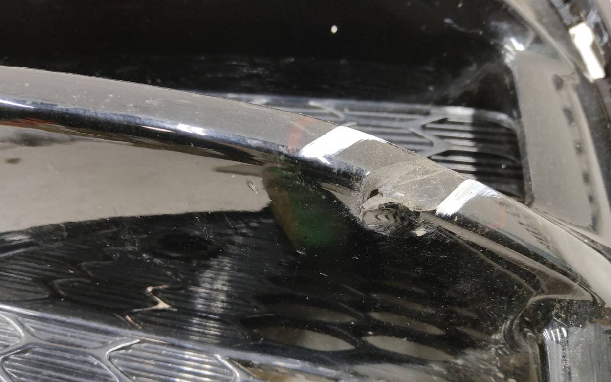 Накладка переднего бампера левая