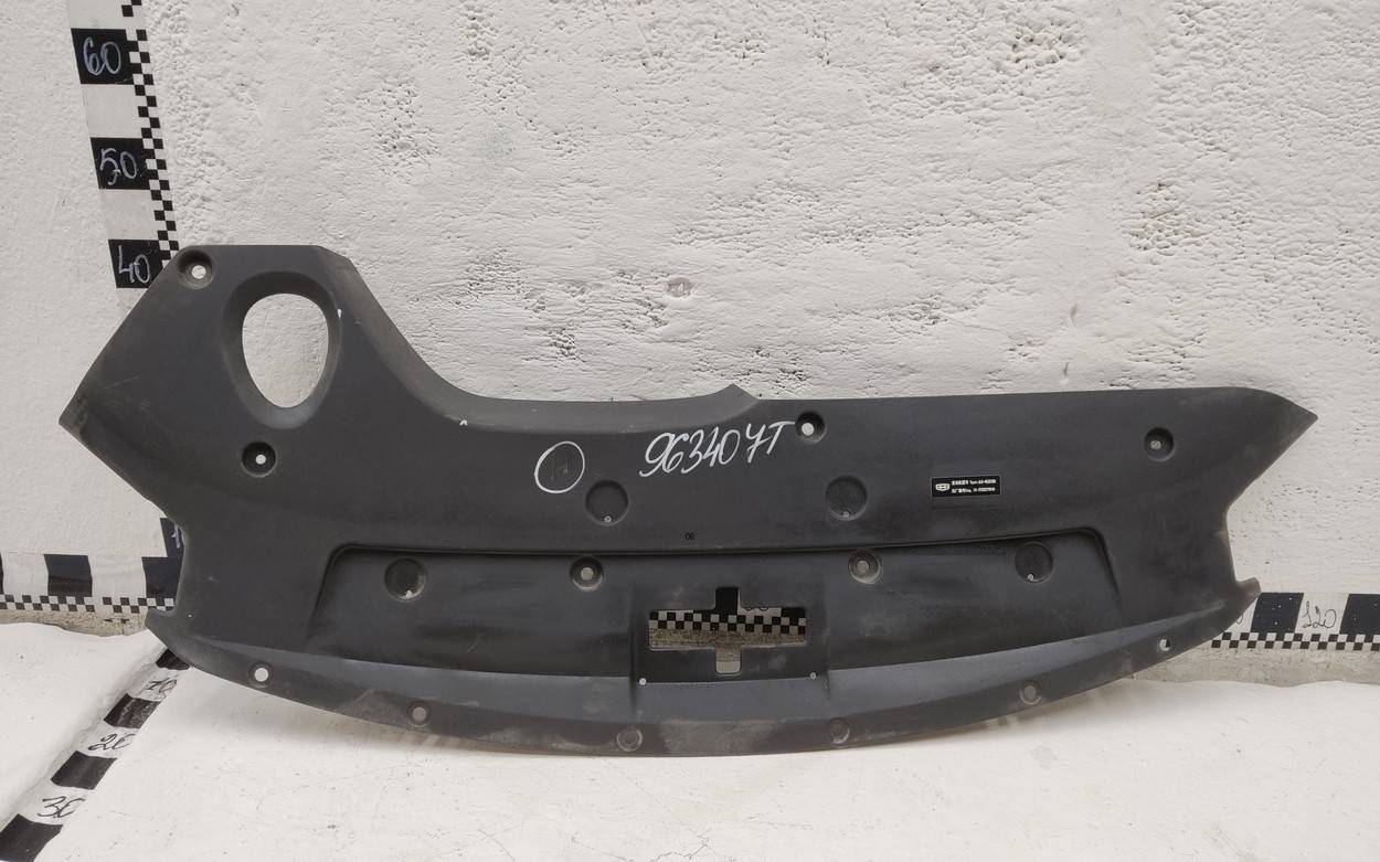 Кожух замка капота