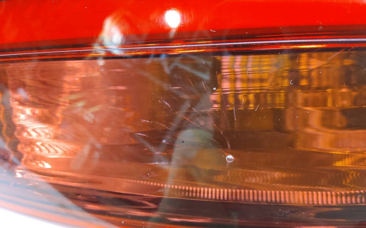 Фонарь задний наружный правый