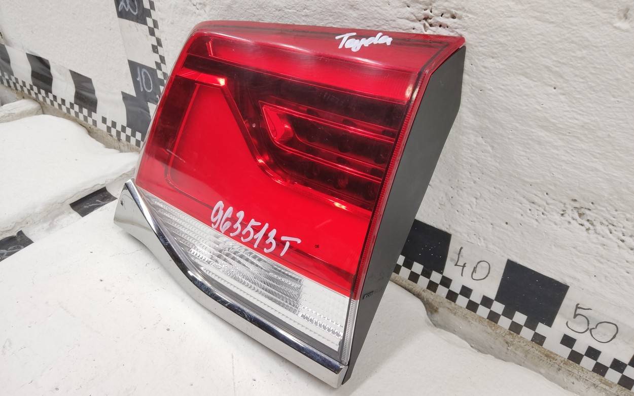 Фонарь задний внутренний правый