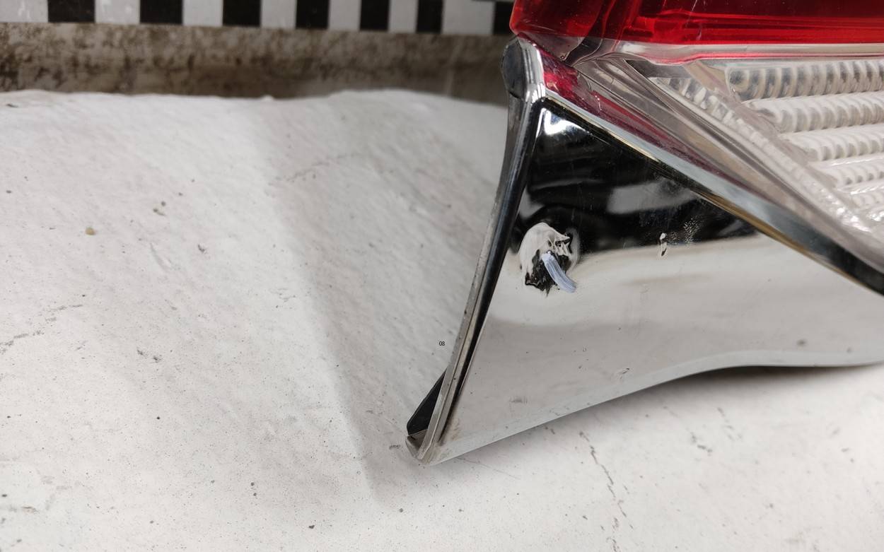 Фонарь задний внутренний правый