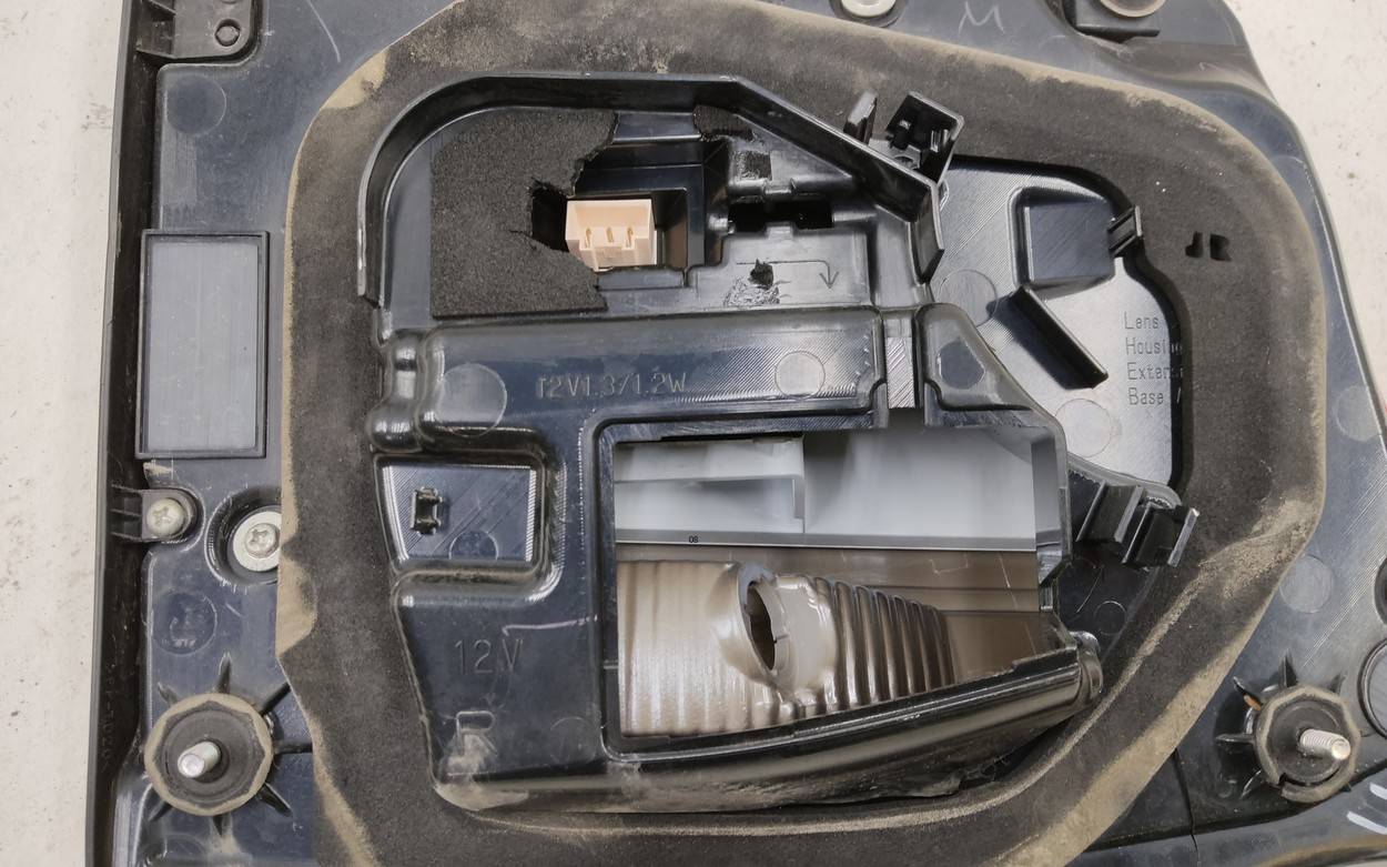 Фонарь задний внутренний правый