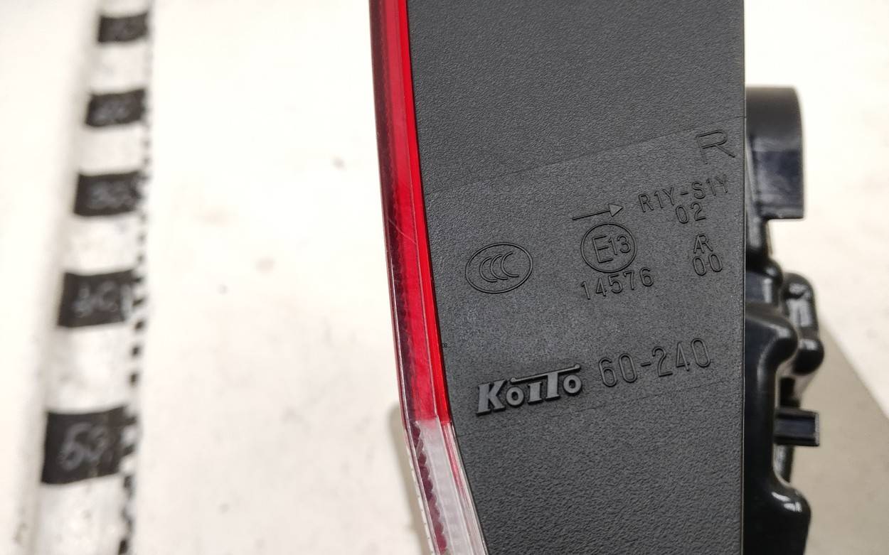 Фонарь задний внутренний правый