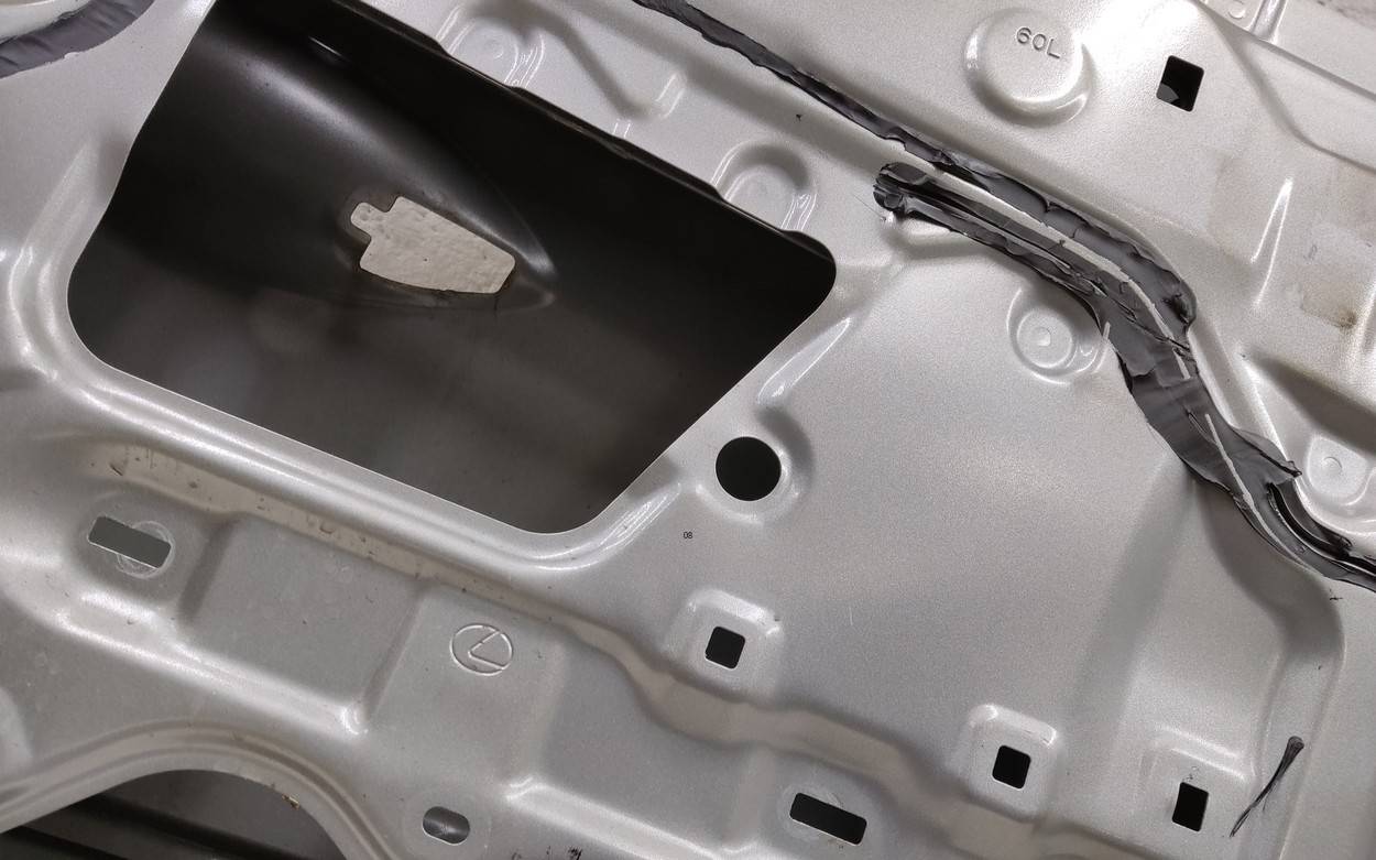 Дверь передняя левая