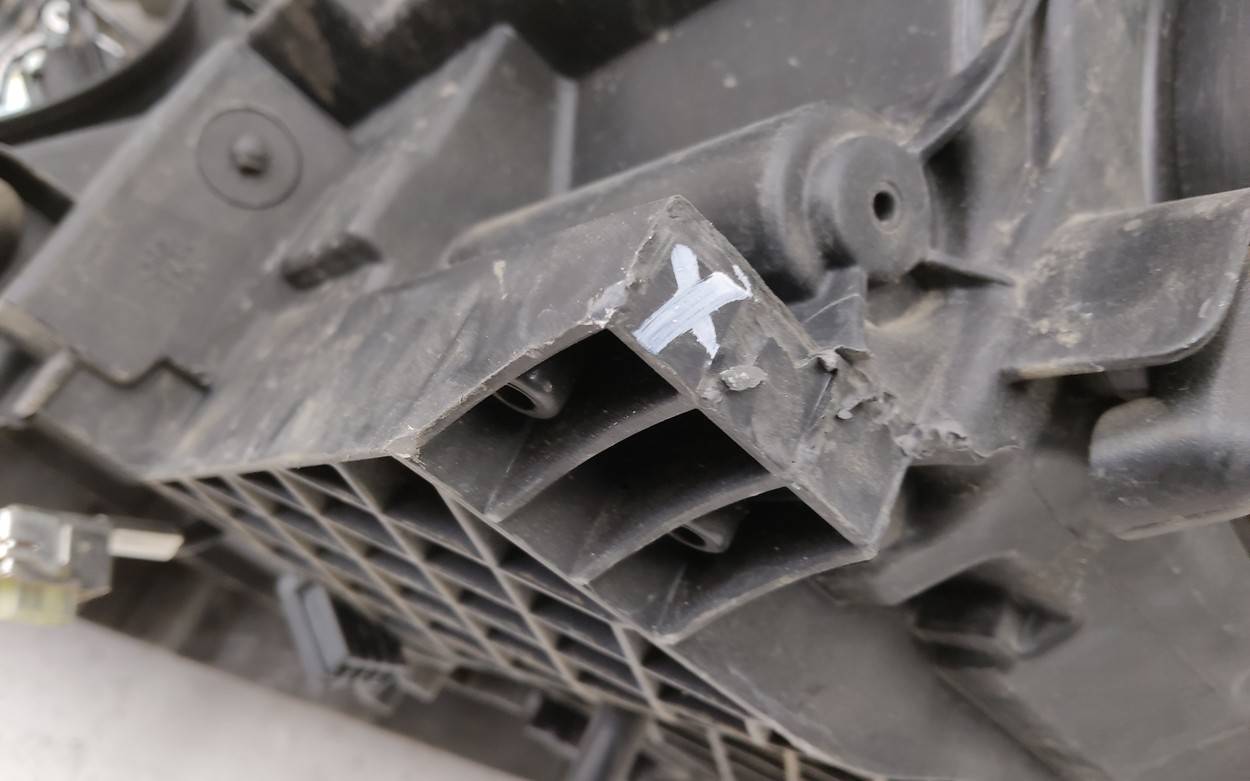 Фара правая