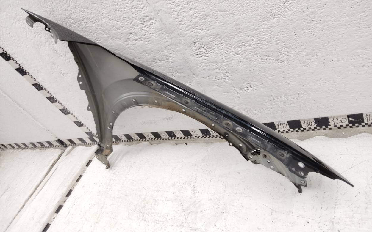 Крыло переднее левое