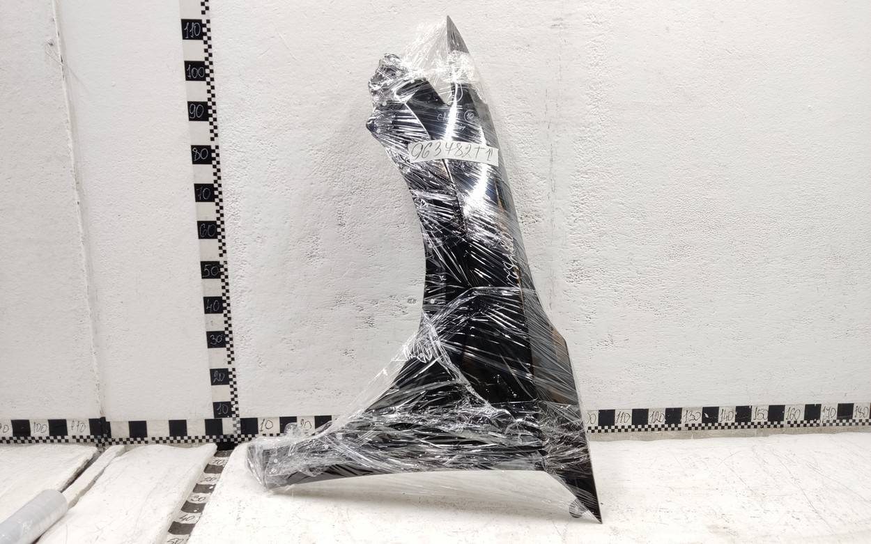 Крыло переднее левое