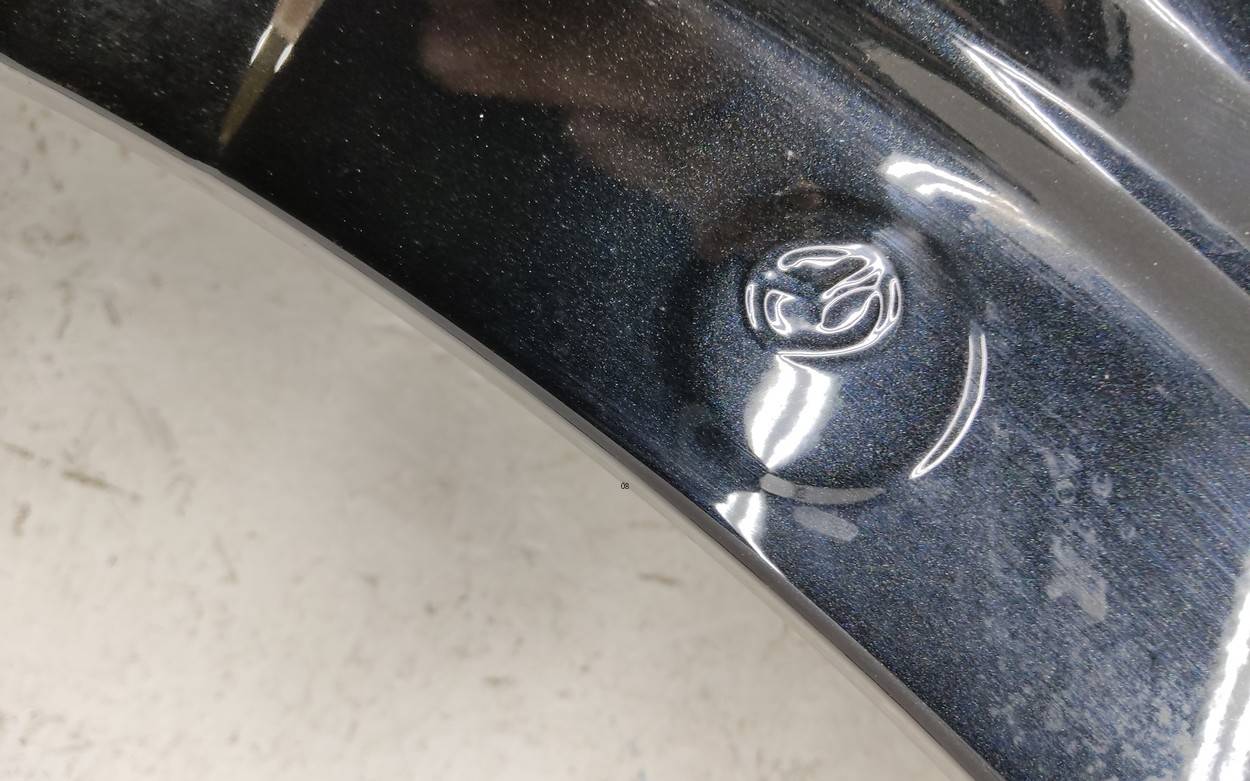 Крыло переднее левое