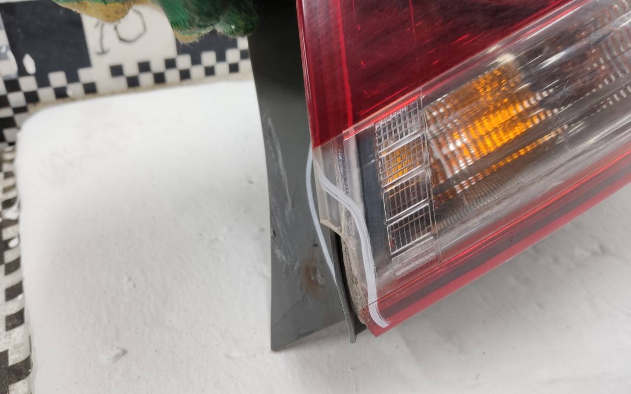 Фонарь задний наружный правый