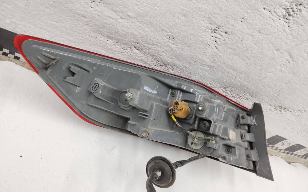 Фонарь задний наружный правый