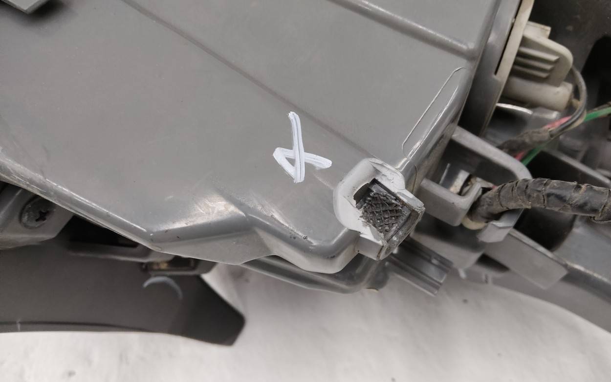 Фонарь задний наружный правый