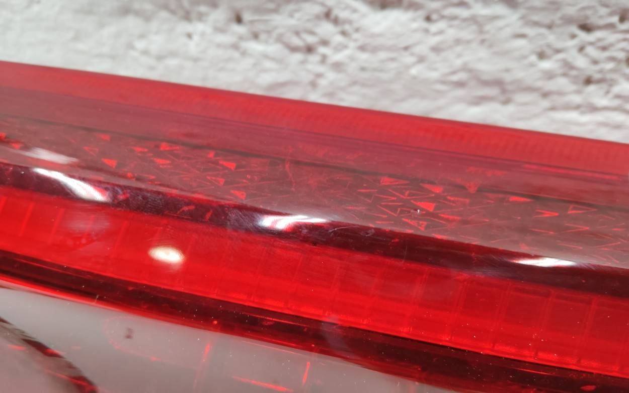 Фонарь задний внутренний правый