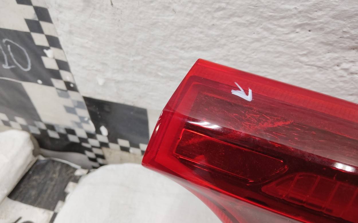 Фонарь задний внутренний правый