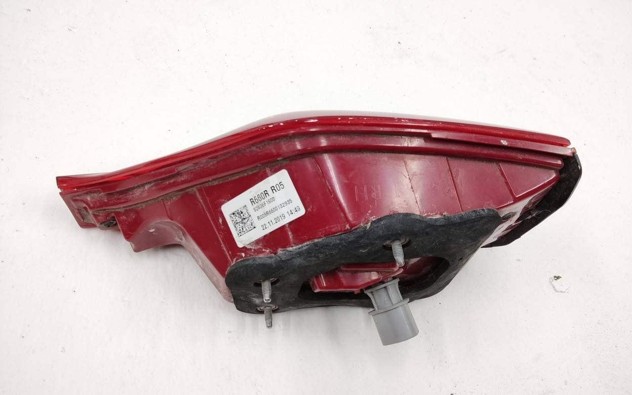 Фонарь задний внутренний правый