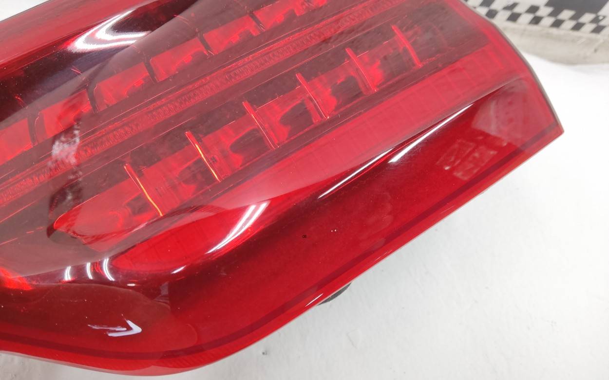 Фонарь задний внутренний правый