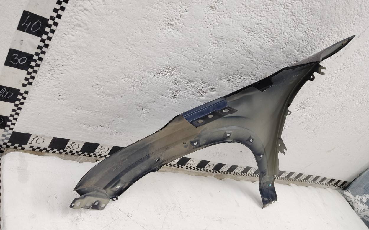 Крыло переднее правое