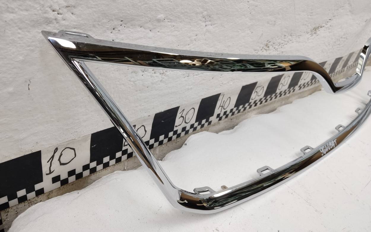 Накладка на решетку радиатора